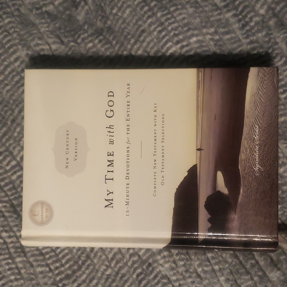 Books - Picture 2 of 4